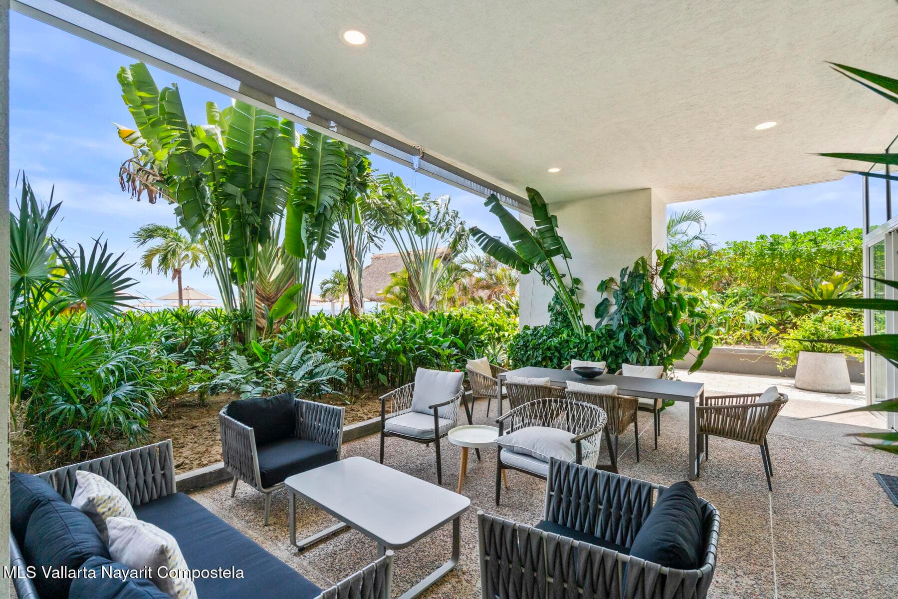 Tres Mares Garden Residence