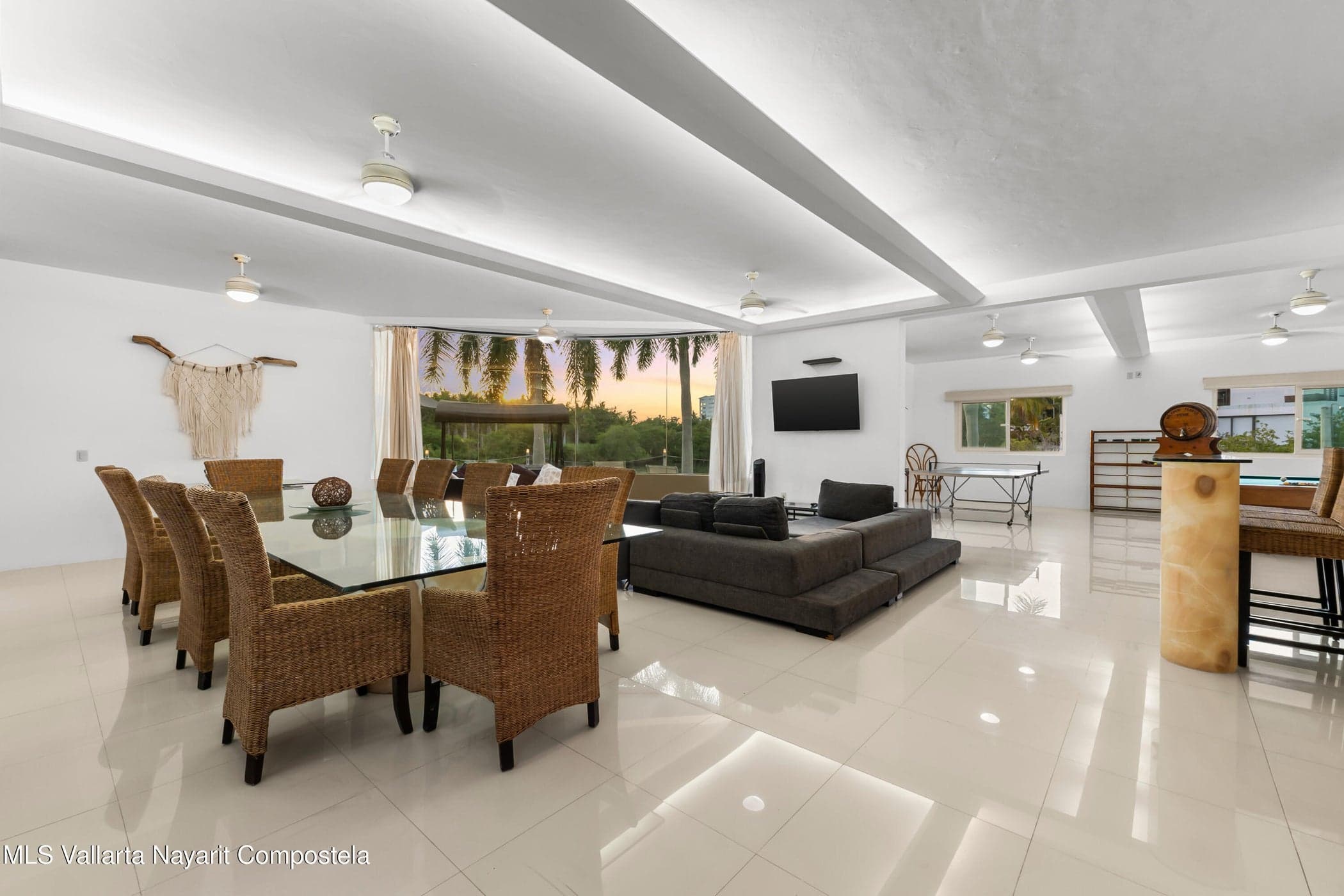 VILLA JACARANDAS