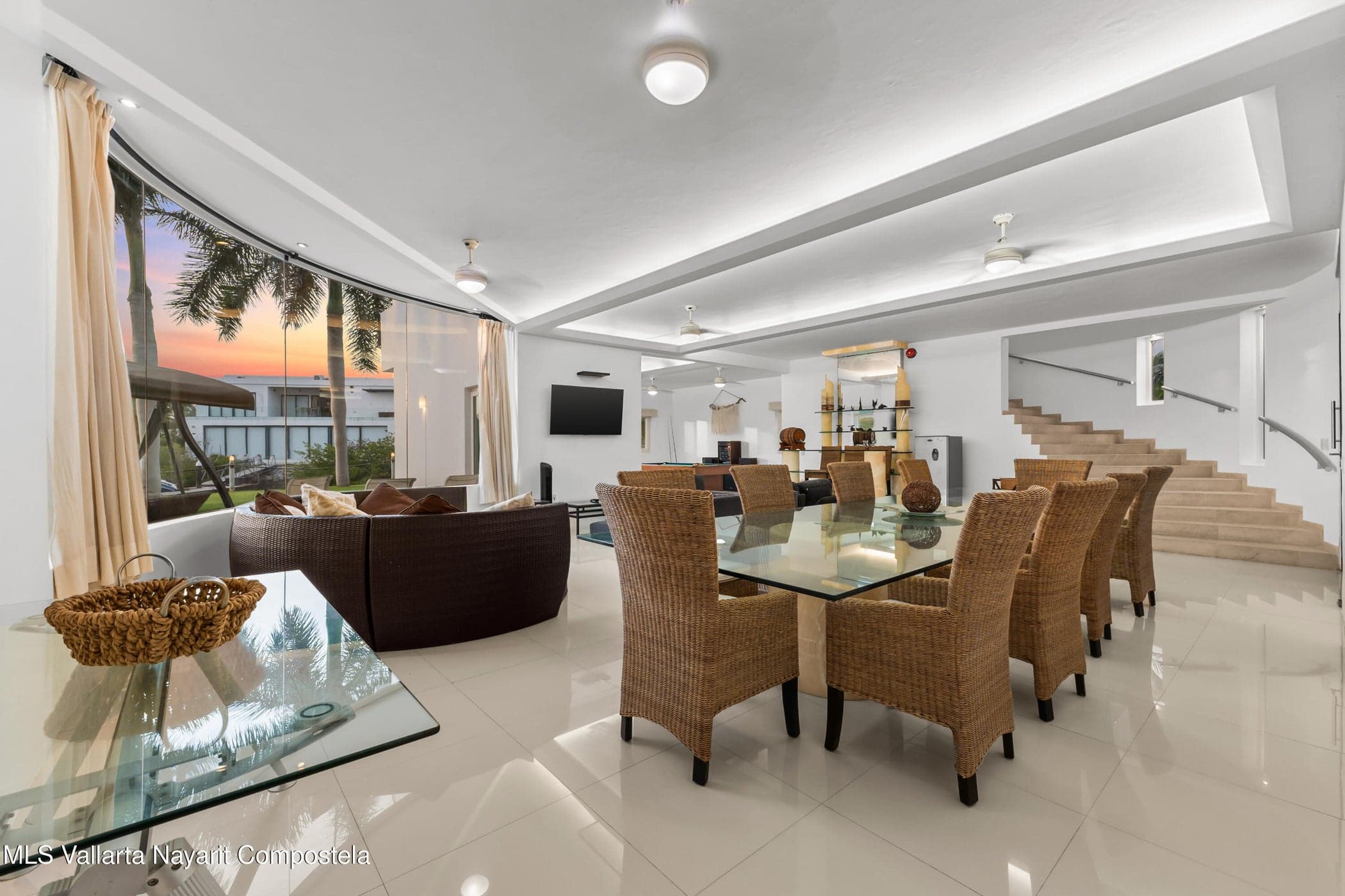 VILLA JACARANDAS