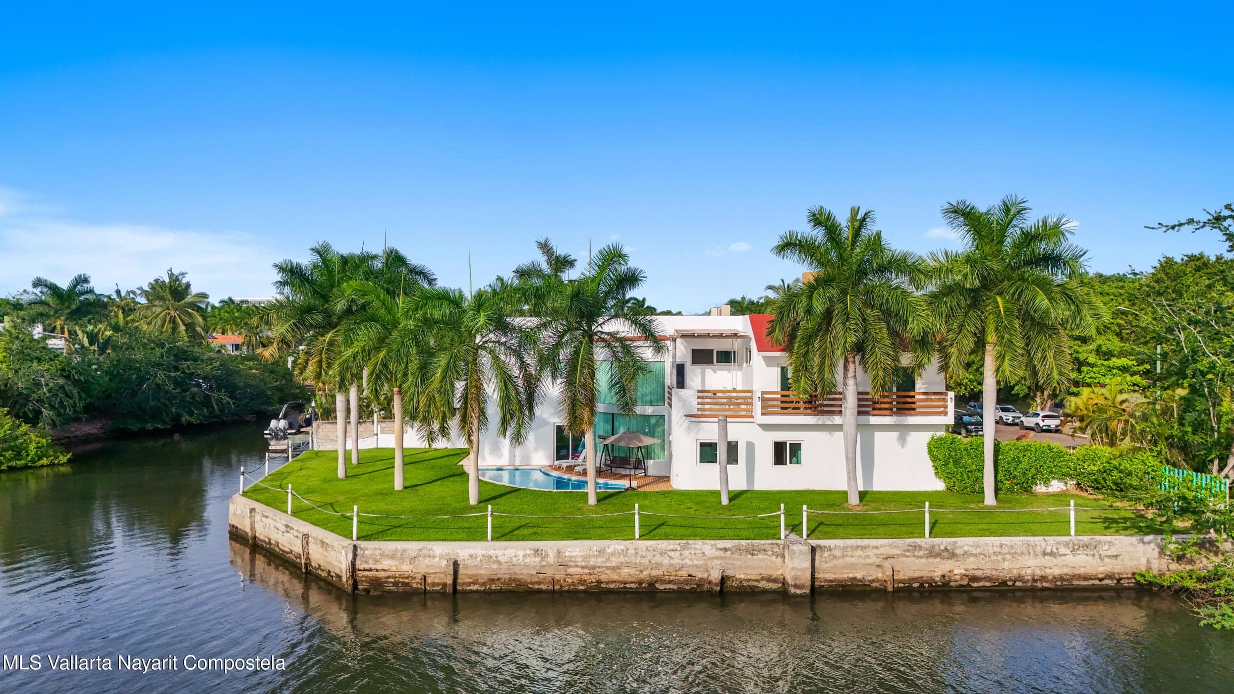 VILLA JACARANDAS