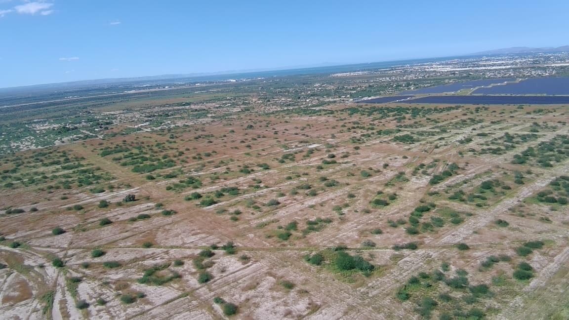 PARQUES OLAS ALTAS COMERCIAL