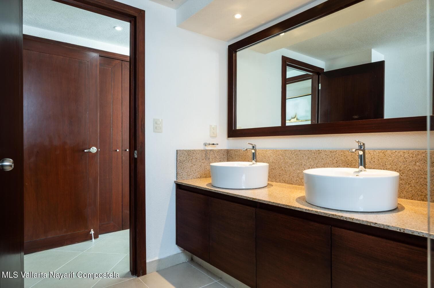 Grand Venetian 2501-T 1000