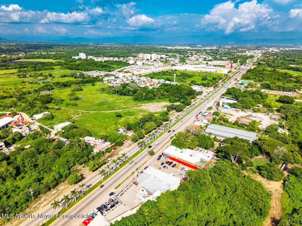 TERRENO CARR. 200 BUCERIAS