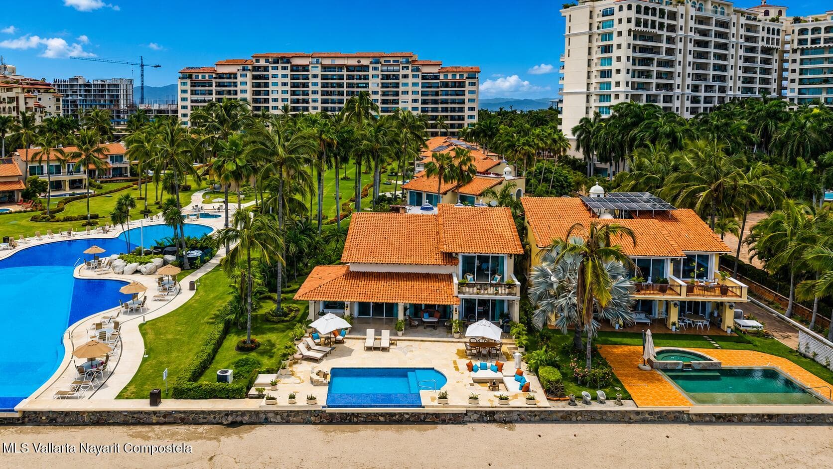 VILLA CARACOLES